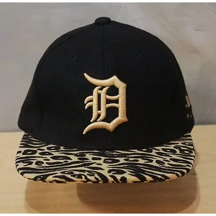 [BUNJANG] MLB Detroit Tigers Embroidered Logo Snapback / MLB 디트로이트 타이거즈 자수 로고 스냅백 (Free)
