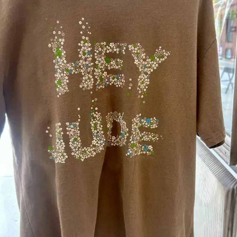 [BUNJANG] ECRU "Hey Jude" Sequin Cotton T-Shirt / ECRU스팽클 코튼 티셔츠 새상품