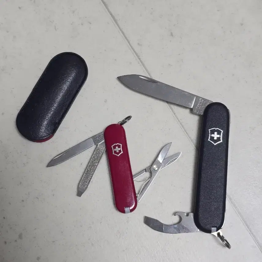 [BUNJANG] Victorinox Bantum & Classic SD MacGyver Knife Bundle / A급 빅토리녹스 반텀 과 클래식SD 일괄 맥가이버