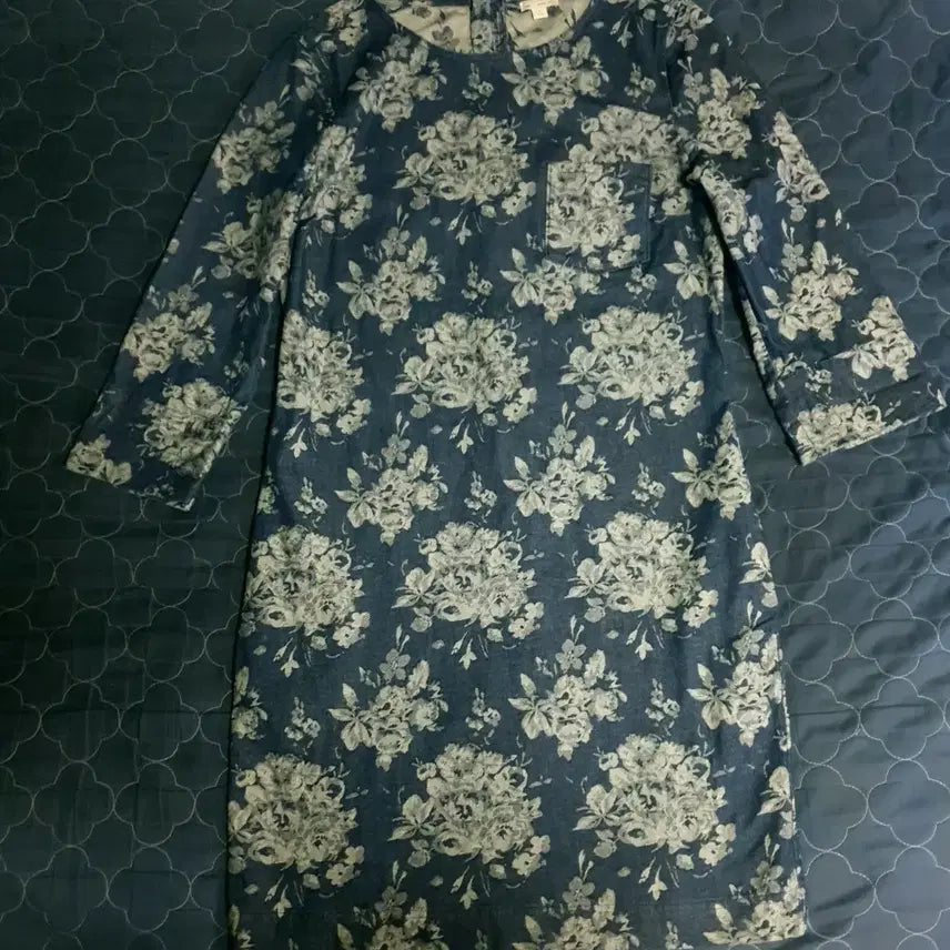 [BUNJANG] GAP Vintage Flower Print Denim Zip-Up Midi Dress with Roll-up Cuffs / (빈티지) GAP 갭 롤업 커프스 플라워 백 집업 데님 포켓 미디원피스