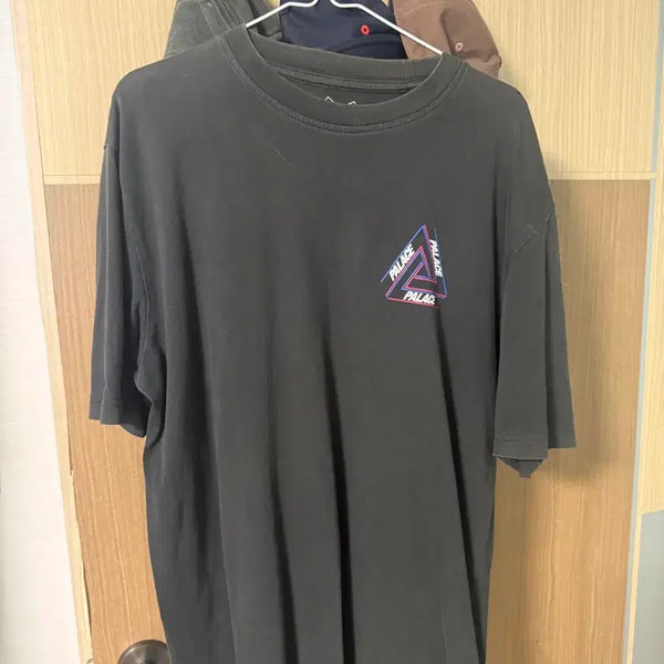 [BUNJANG] Palace 21SS Beige Curly T-Shirt / 21SS 팔라스 베이지컬리 어 트라이퍼그 티셔츠