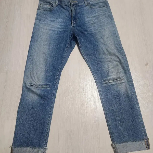 [BUNJANG] Saint Laurent Distressed Denim Jeans / 생로랑 청바지