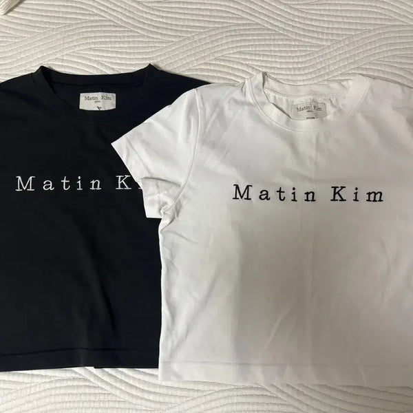 [BUNJANG] Matinkim Logo Embroidered Short Sleeve T-shirt Set (Black/White) / 마뗑킴 로고 반팔 티셔츠 블랙/화이트(자수)*2장