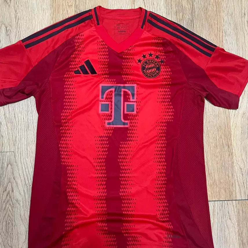 [BUNJANG] FC Bayern Munich 24-25 Home Jersey (Size L) / 바이에른뮌헨 24-25 홈 저지(L사이즈)