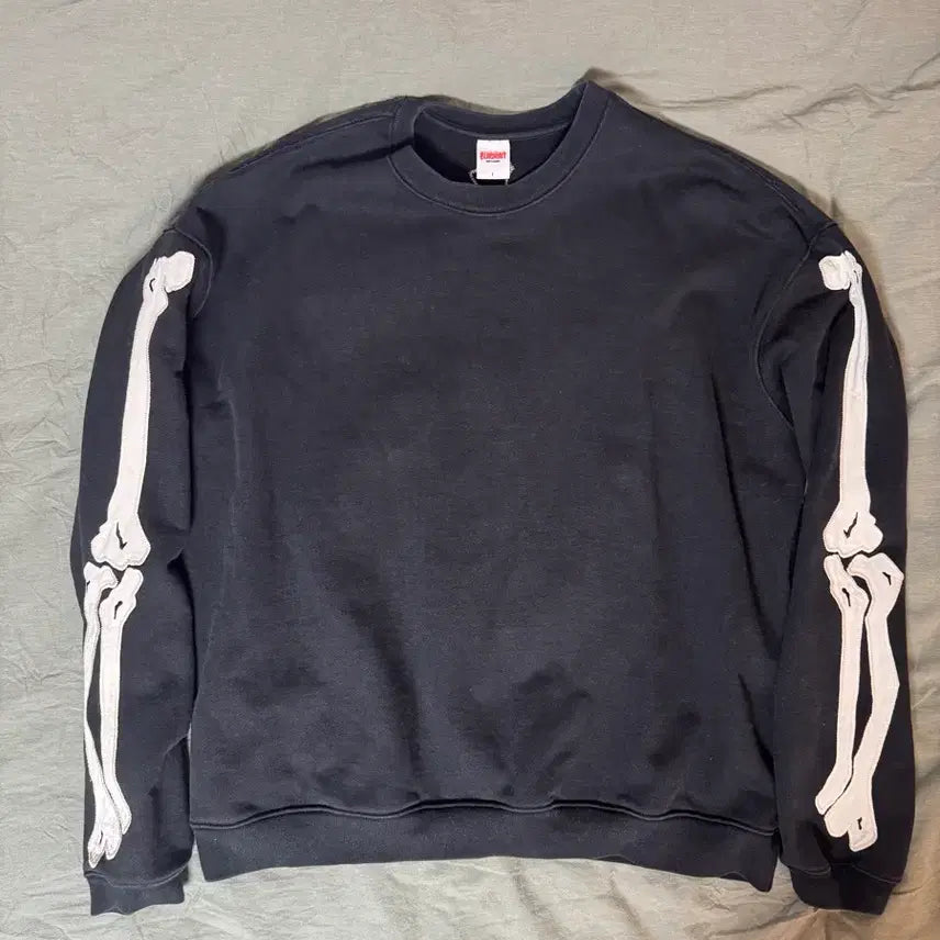 [BUNJANG] Blackout Bone Sweatshirt L / 블랙아웃 본 스웻셔츠 L