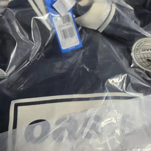 [BUNJANG] Oasis x Adidas Football Short Sleeve Shirt (US L) / [미개봉] 오아시스 X 아디다스 풋볼 셔츠 (반팔) US