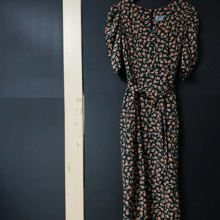 [BUNJANG] Shoulder Shirring Button Long Dress / 진짜만원 지나 어깨셔링 단추롱원피스 앞핀턱