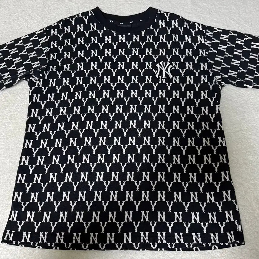 [BUNJANG] MLB Monogram Short Sleeve T-Shirt Black XS / MLB 여성 모노그램 반팔티 블랙 XS