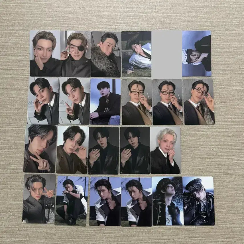 [BUNJANG] ATEEZ Golden Hour Photocard Album Bundle Set (22 Photocards) / 에이티즈 골든아워 포카앨범 포카 22장 일괄 양도 최산 우영 성화 홍중 여상 민기 윤호 종호