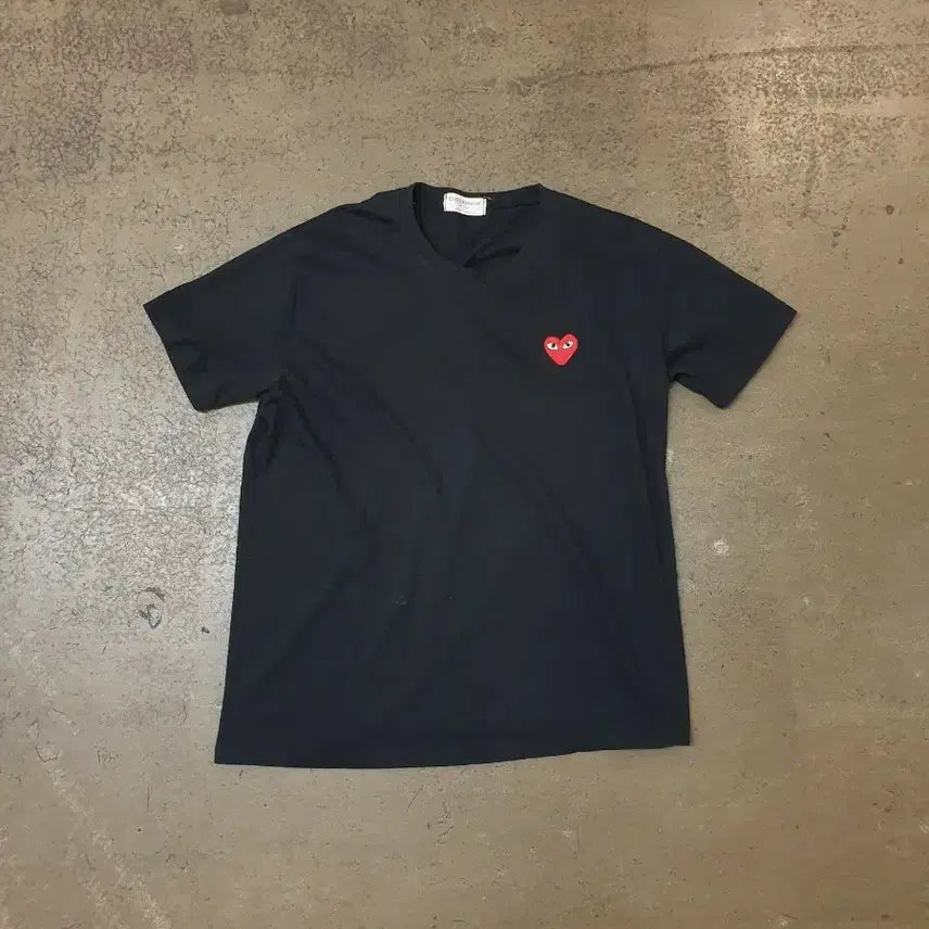 [BUNJANG] Comme des Garçons Heart Embroidery T-Shirt Black / 꼼데가르송 하트 자수 반팔티 블랙