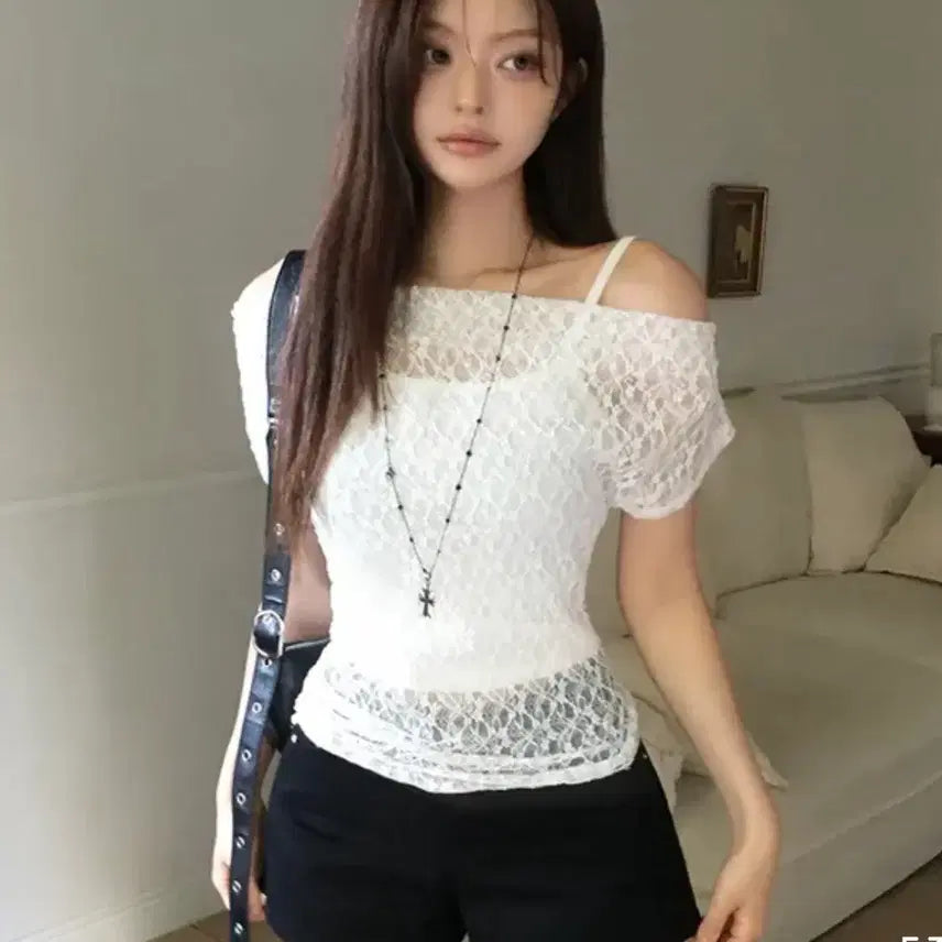 [BUNJANG] Classic Blanc Drape Sleeveless Lace Off-Shoulder T-Shirt Set / 에이블리 클래식블랑 비치 드레이프 여름 민소매 끈나시 레이스 오프숄더 티셔츠 세트