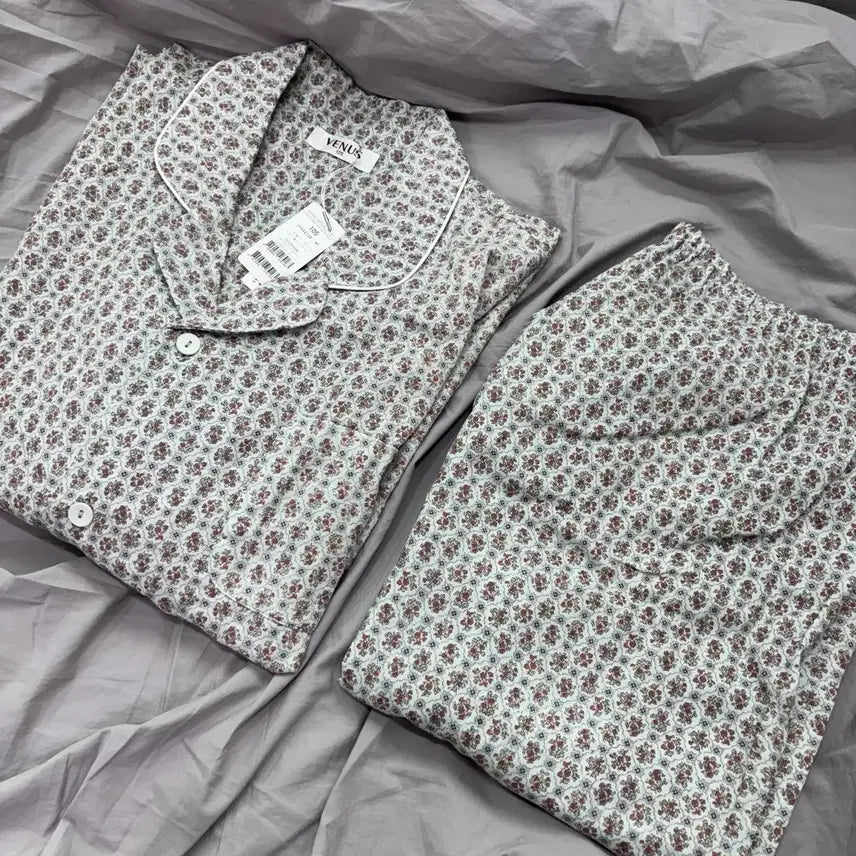 [BUNJANG] Venus Long Sleeve Pajama Set Size 105 / 비너스 긴팔 파자마 105 사이즈