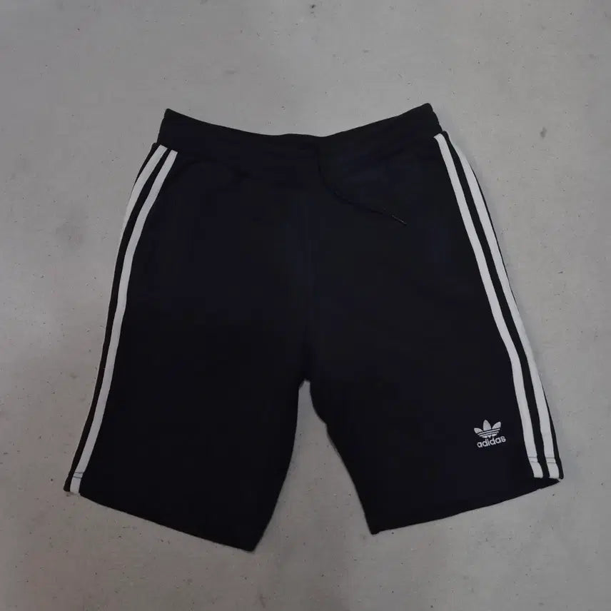 [BUNJANG] Adidas Shorts Size M / 아디다스 반바지M(80)
