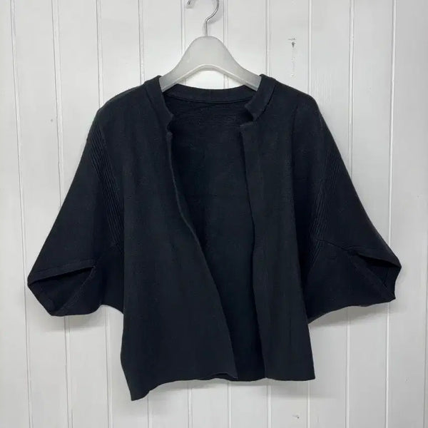 [BUNJANG] Women's Black Batwing Knit - Free Size / 간절기 가오리핏 블랙 니트 여성F ㅡ0722