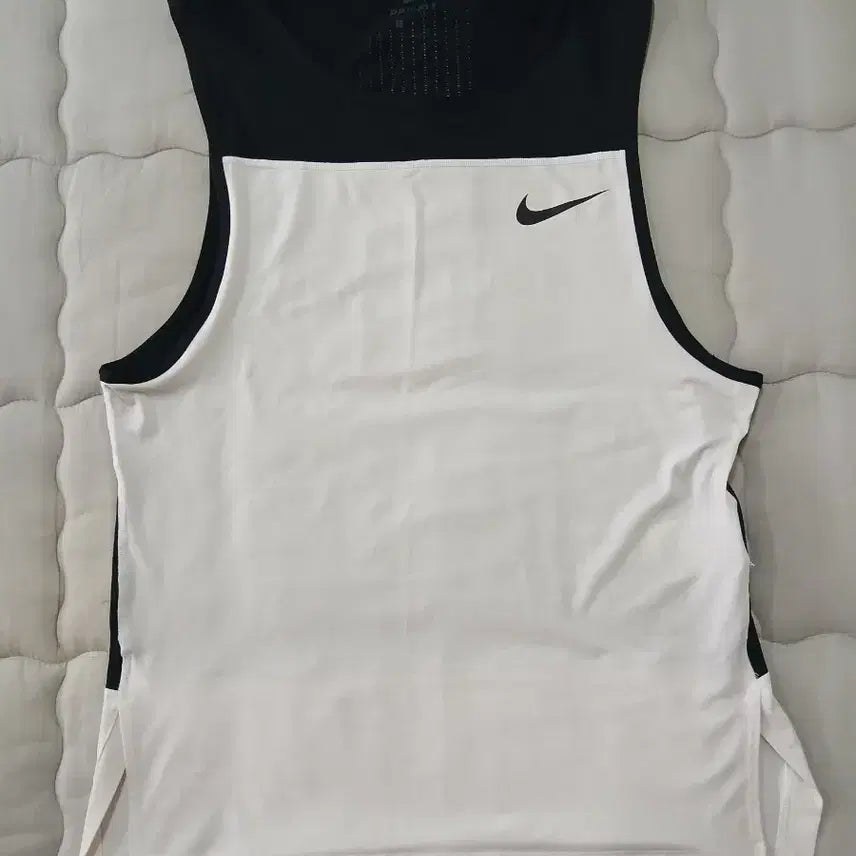 [BUNJANG] Nike Dri-FIT Sleeveless Top - Size L / 나이키 민소매 나시 드라이핏 정품 A급 L사이즈