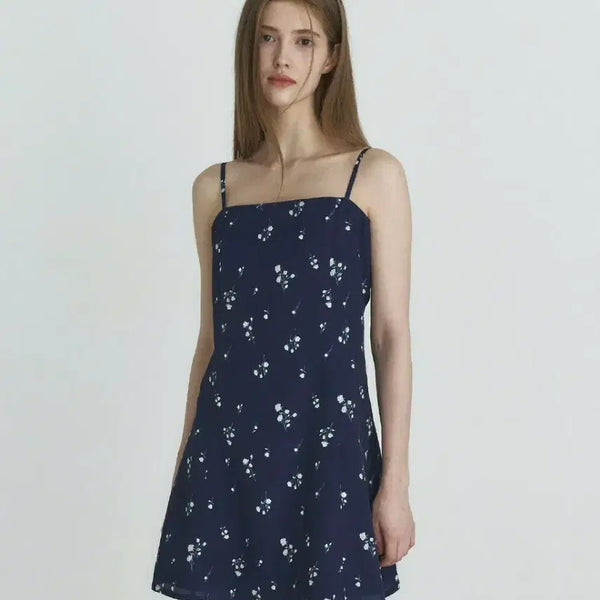 [BUNJANG] Not Your Rose Floral Flare Dress (Navy) / 낫유어로즈 꽃무늬 원피스 Floral flare dress (Navy) 수선상품