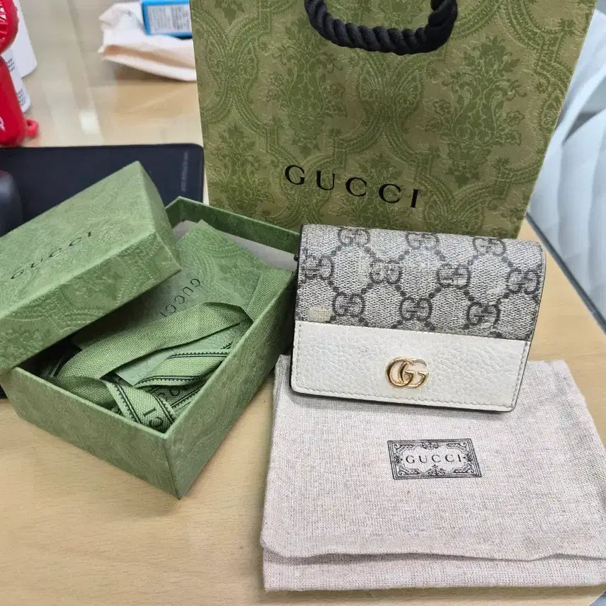 [BUNJANG] Gucci GG Marmont Bi-fold Wallet / [정품]구찌 GG 마몽 반지갑