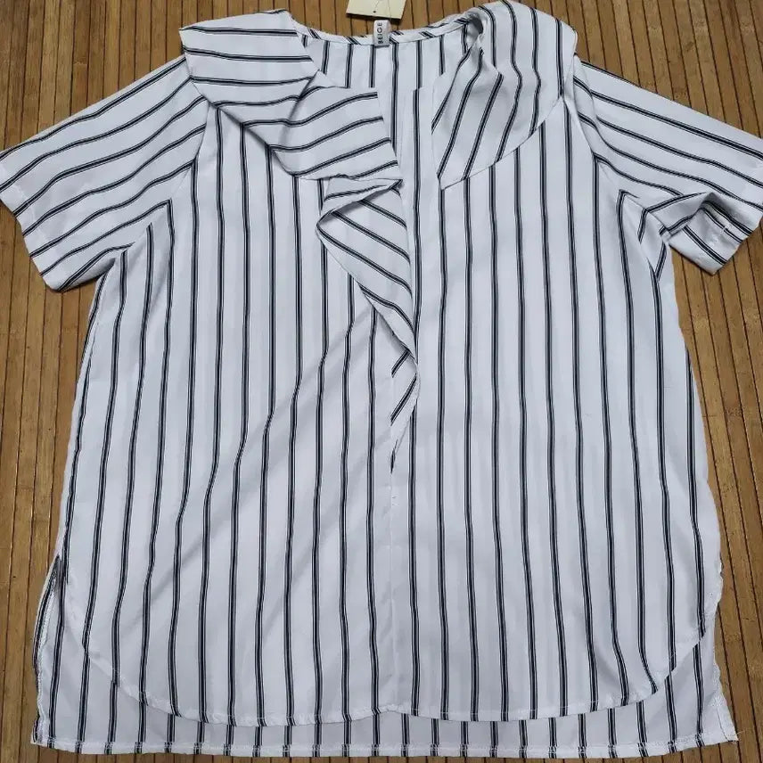 [BUNJANG] WIEV Frill Blouse (New, Size 77-88) / WIEV82프릴블라우스(77-88호새상품)