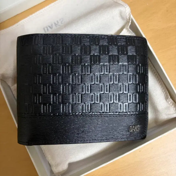 [BUNJANG] Daks Logo Pattern Leather Bifold Wallet / 닥스 반지갑 새상품