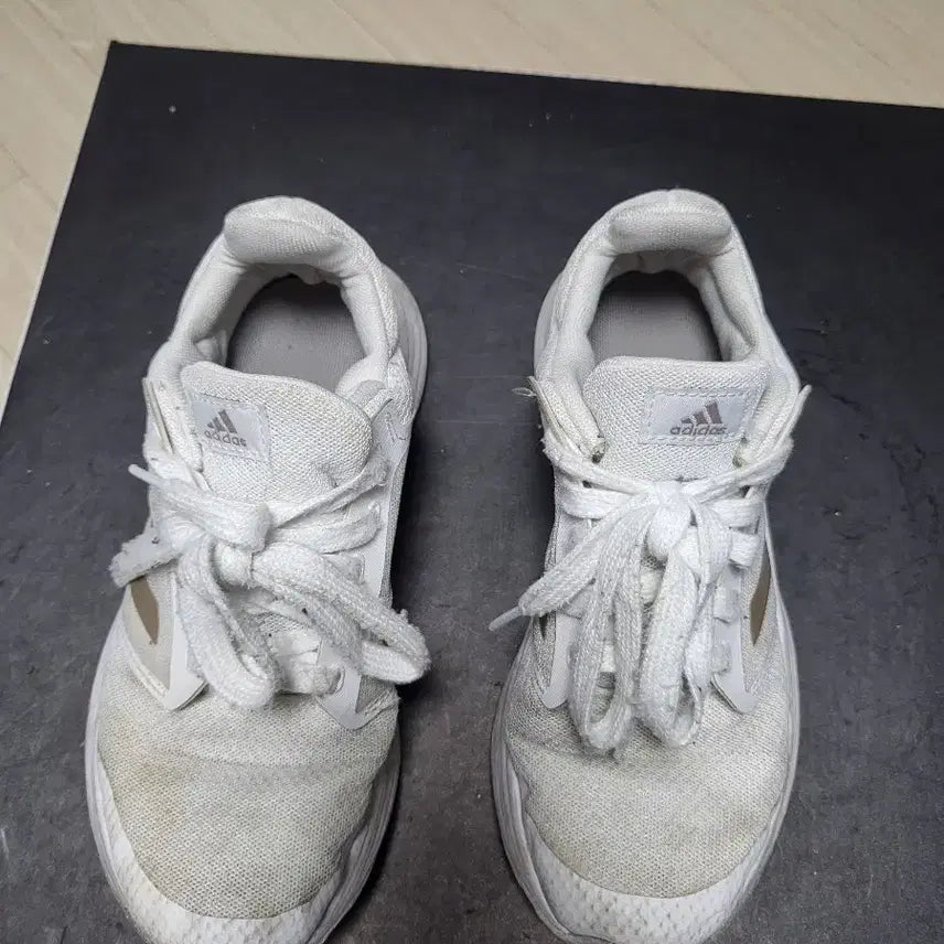 [BUNJANG] Adidas Women's Sneakers White 230mm / 아디다스 여성 운동화 230mm 화이트 상태좋음