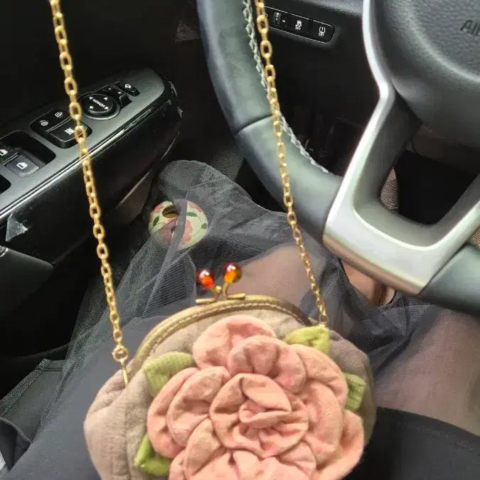 [BUNJANG] Quilted Pouch Shoulder Bag with Flower Accent / 퀼트복주머니 꽃 장식 숄더백
