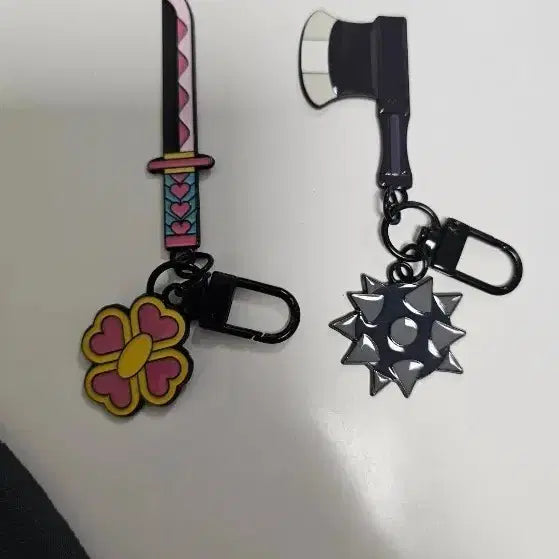 [BUNJANG] Demon Slayer Nichirin Blade Keychain Set / 귀멸의칼날 일륜도 키링 2개