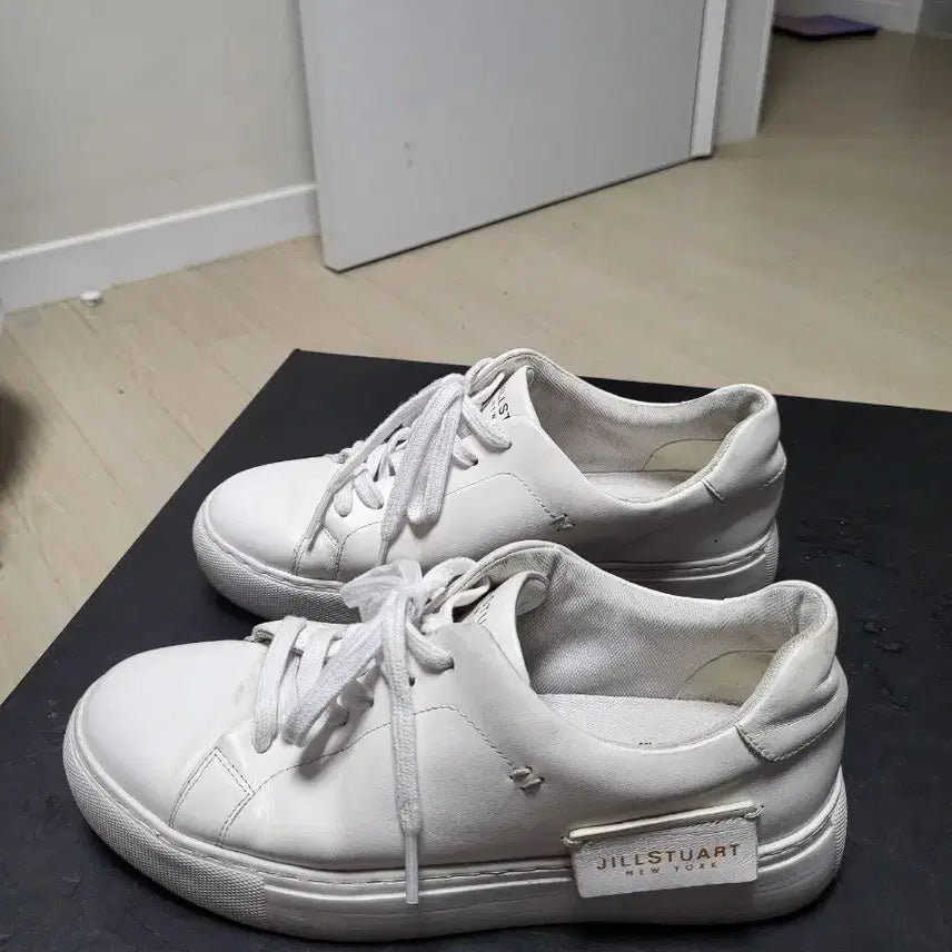 [BUNJANG] Jill Stuart White Sneakers (235mm) / 질스튜어트 화이트 스니커즈 235mm 상태매우좋음