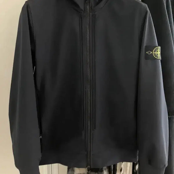 [BUNJANG] Stone Island Softshell Jacket / 스톤아일랜드 소프트쉘