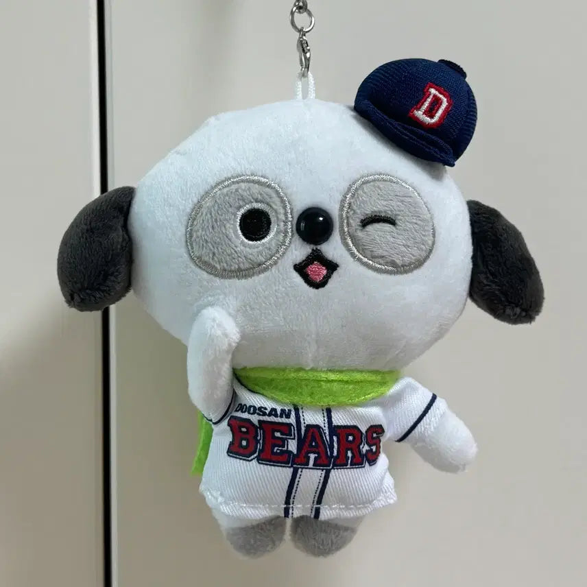 [BUNJANG] Doosan Bears Acuon Shmongi Fila Home Uniform Doll Keychain / 두산베어스 애큐온 슈몽이 휠라 홈 유니폼 인형 키링