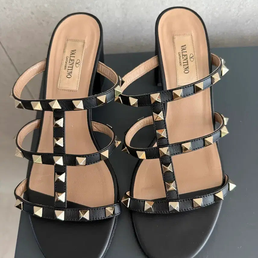 [BUNJANG] Valentino Black Leather Shoes / 발렌티노정품 새상품