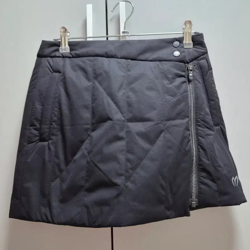 [BUNJANG] Master Bunny Edition Women's Quilting Skirt Black / 여성골프 마스터바니 에디션 퀼팅 스커트 블랙