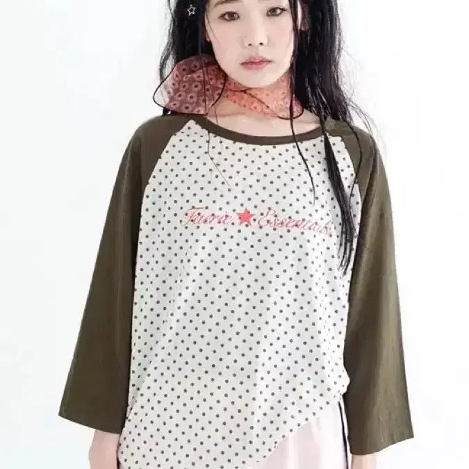 [BUNJANG] Shop Fairy Dot Raglan Sleeve Top Khaki / 샵페어리 도트 레글런 슬리브 탑 카키