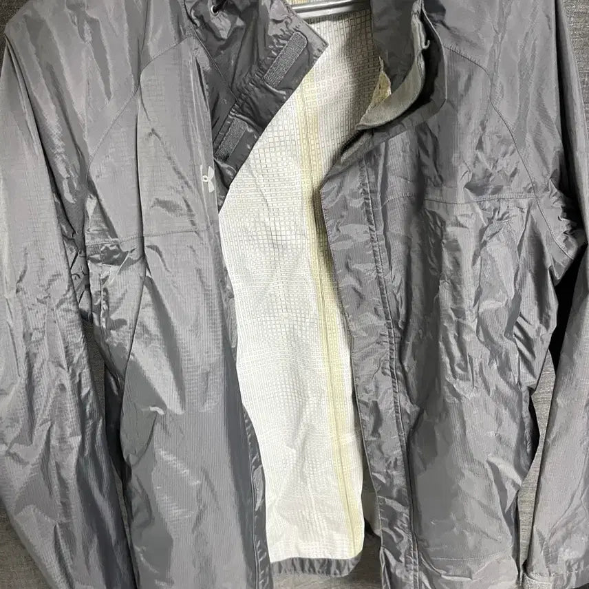[BUNJANG] Under Armour UA Storm Waterproof Rain Jacket / 언더아머 UA Storm 포프런트 방수 레인자켓 바람막이 LG