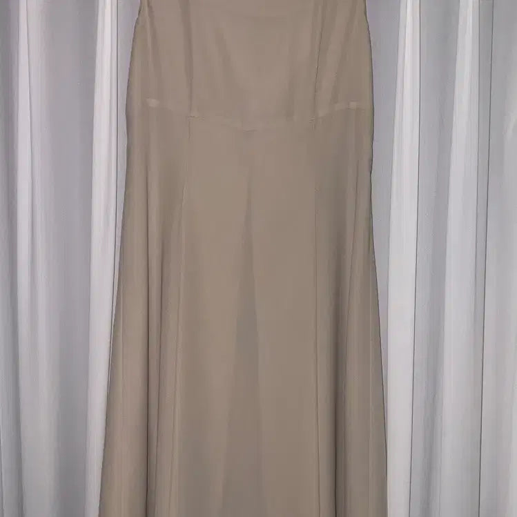 [BUNJANG] Gianni Classic Midi Dress Beige Size 66 / Gianni 클래식 미디 원피스 66사이즈