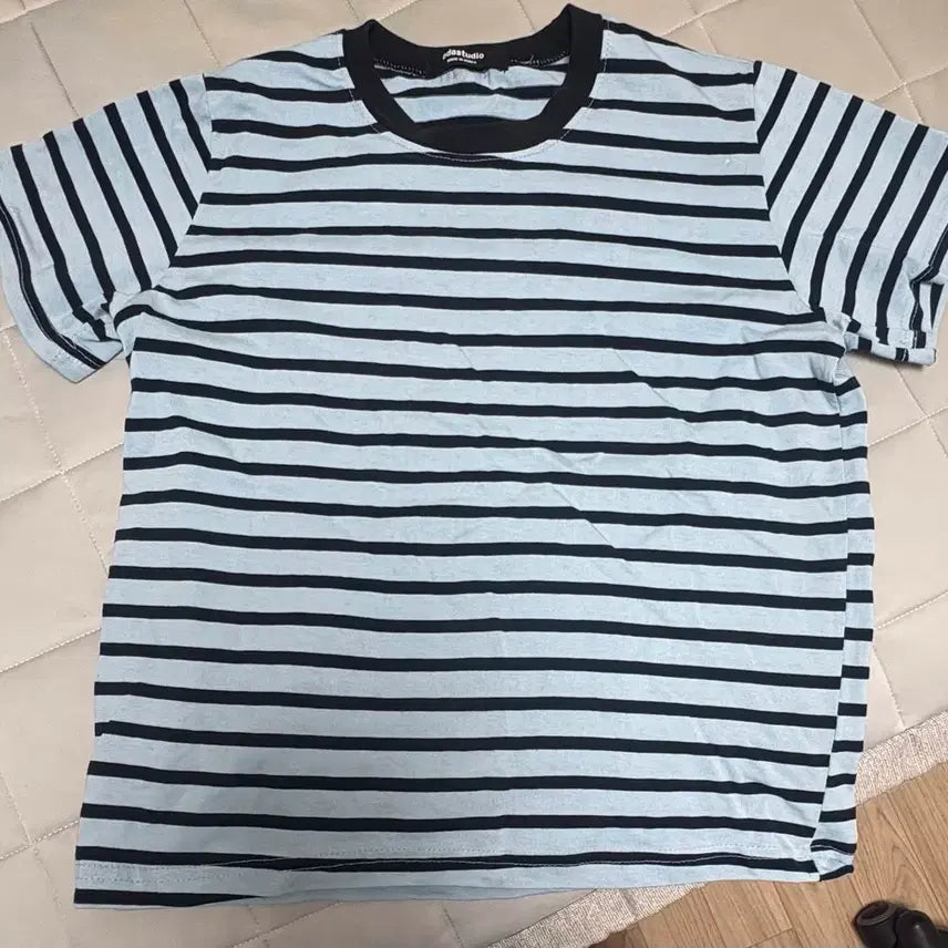 [BUNJANG] Striped Short Sleeve T-Shirt / 스트라이프 반팔티