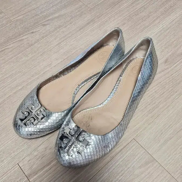 [BUNJANG] Tory Burch Ballerina Flats Silver / 토리버치 발레리나 플랫 실버(245/7M)