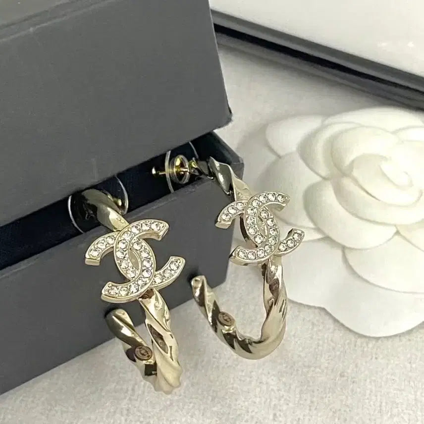 [BUNJANG] Chanel CC Logo Cubic Hoop Earrings Gold / 샤넬  cc 로고 큐빅 후프 귀걸이 금색