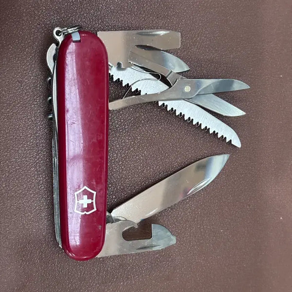 [BUNJANG] Victorinox Swiss Army Huntsman Medium Multitool Red / 빅토리녹스 스위스아미 헌츠맨 미디움멀티툴 레드