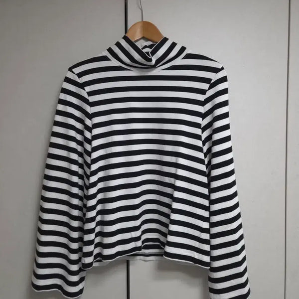 [BUNJANG] COS Black Half-Neck T-Shirt / 코스 COS 반폴라 티셔츠