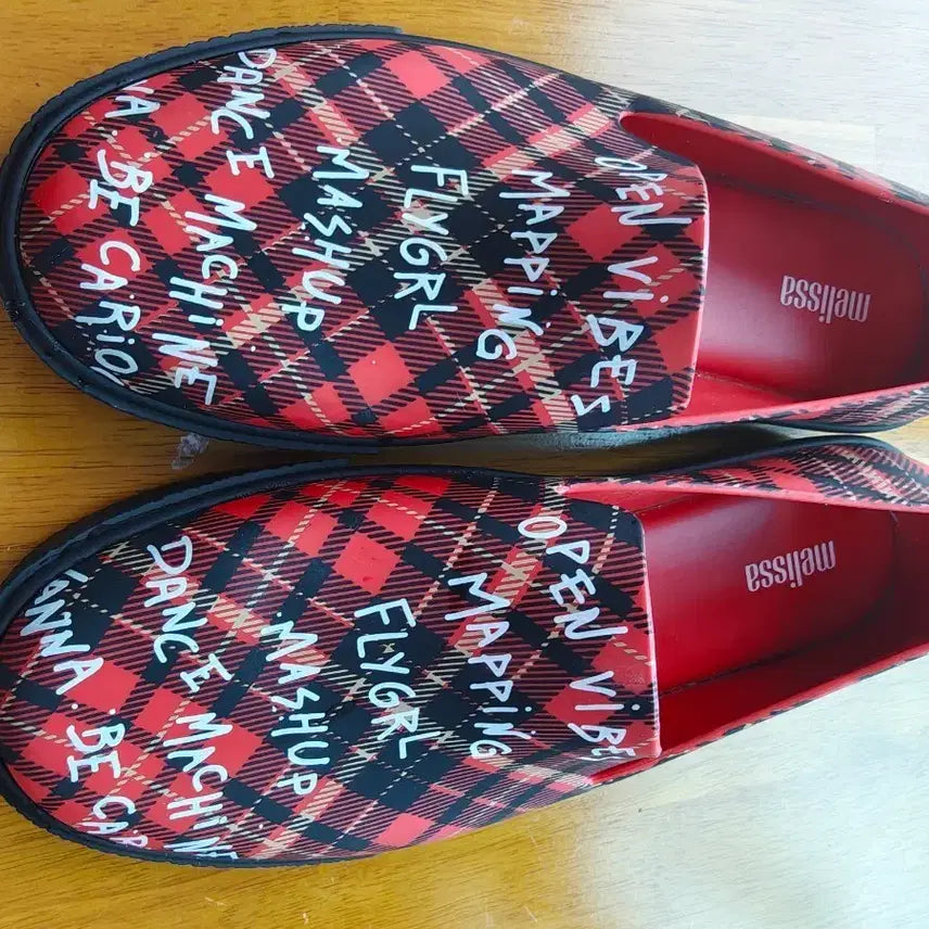 [BUNJANG] Melissa Lettering Slip-On Jelly Shoes / 멜리사 슬립온