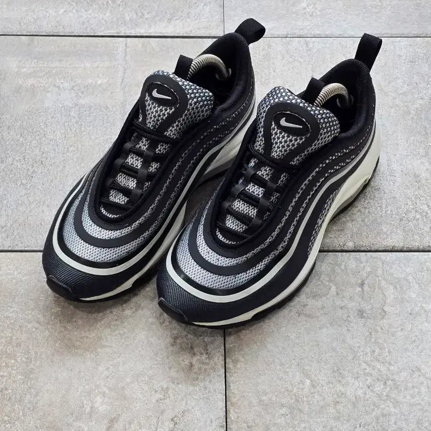 [BUNJANG] Nike Air Max 97 Ultra 17 Sneakers / (235)나이키 에어맥스 97 울트라 17 스니커즈