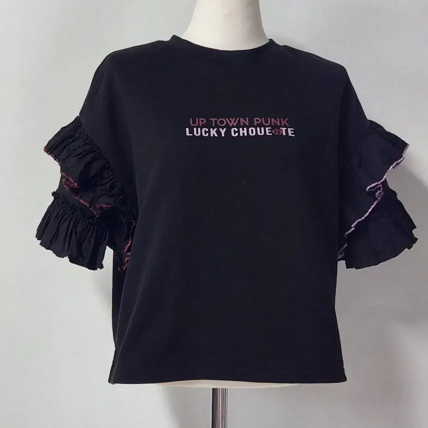 [BUNJANG] Lucky Chouette Uptown Punk Ruffle Sleeve T-shirt Black / [정품] 럭키슈에뜨 업타운 펑크 프릴 소매 반팔 맨투맨 블랙 36