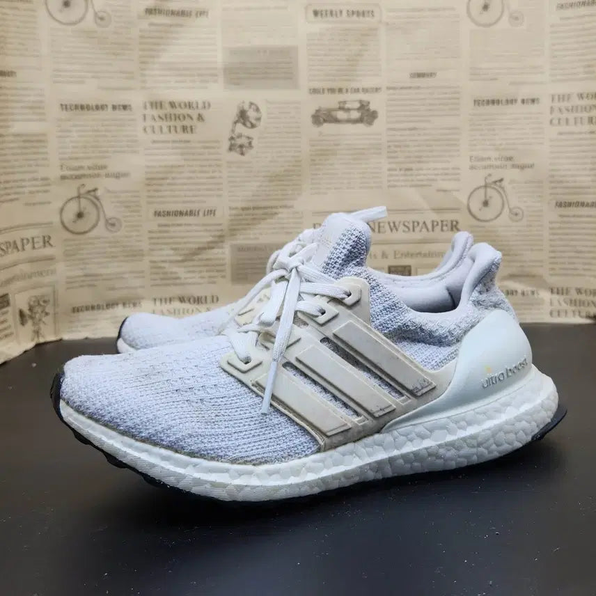 [BUNJANG] Adidas Ultraboost Sneakers / 아디다스 울트라부스트 운동화 235