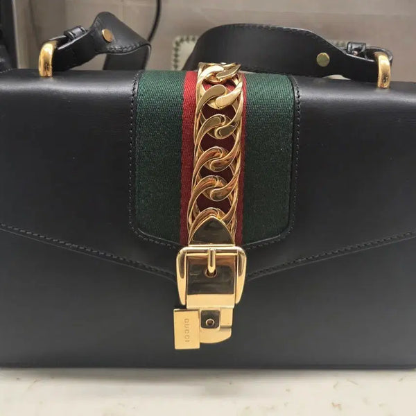 [BUNJANG] Gucci Sylvie Small Gold-tone Black Leather Shoulder Bag / 구찌 실비 스몰 금장