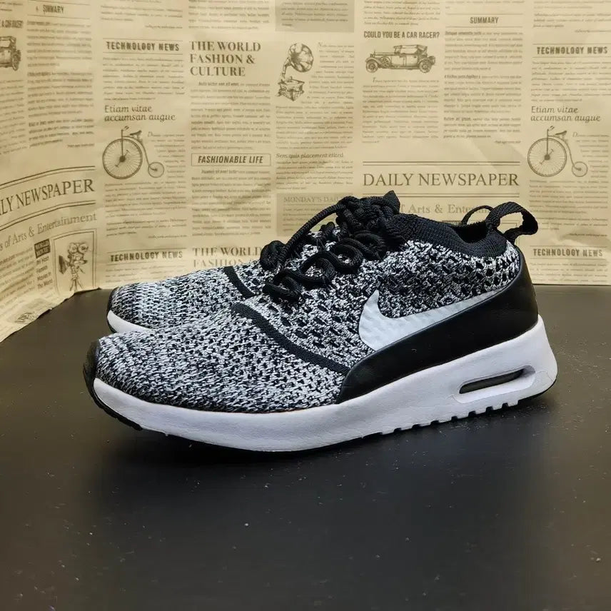 [BUNJANG] Nike Air Max Thea Flyknit Sneakers / 나이키 에어맥스 테아 플라이니트 운동화 230