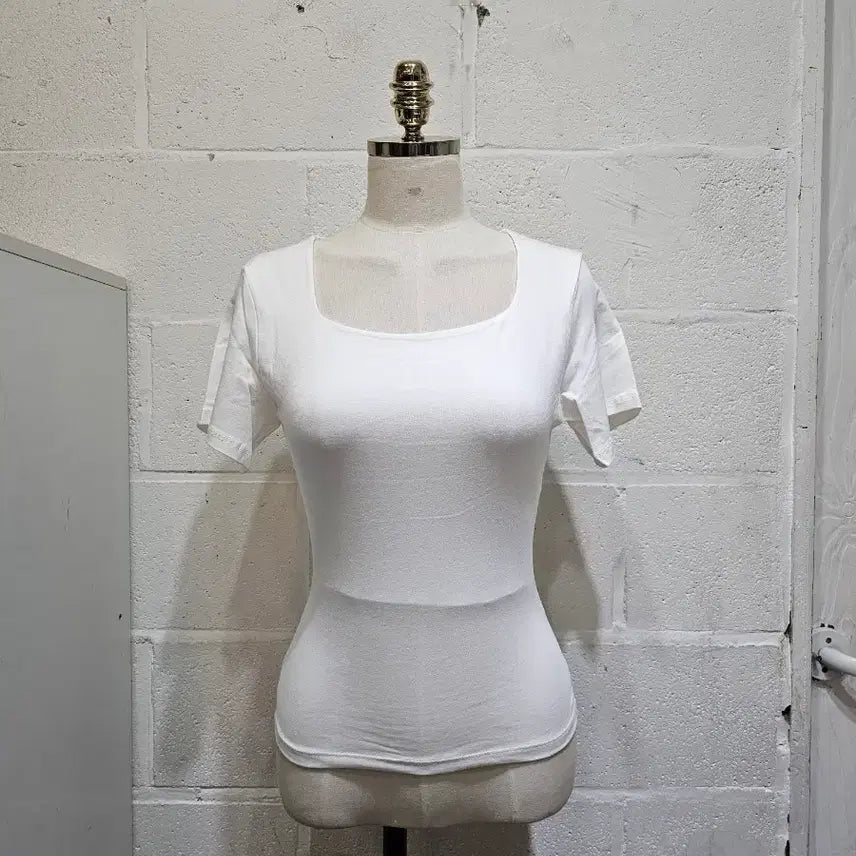 [BUNJANG] U-Neck Short Sleeve Top - White / 허리라인 무지 가슴이중안감 유넥 반팔- 화이트
