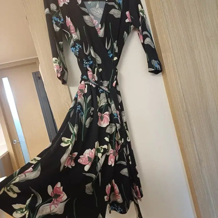 [BUNJANG] Floral Wrap Dress Size 66 / 플라워 랩 원피스 66