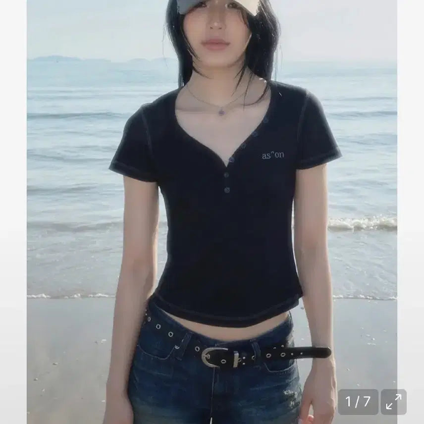 [BUNJANG] AzON Leaf Button T-shirt Black / 애즈온 LEAF BUTTON T / BLACK 반팔