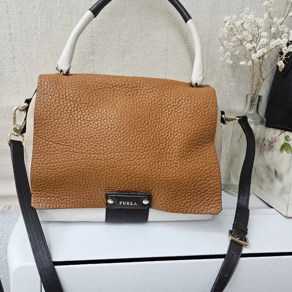 [BUNJANG] Furla Leather Shoulder Tote Bag / 훌라 FURLA  가죽 숄더백 토트백