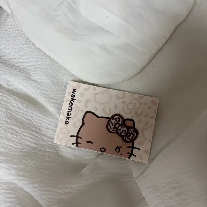 [BUNJANG] WAKEMAKE x GRLKTY Eyeshadow Palette / 웨이크메이크갸루키티팔레트(가격제시)